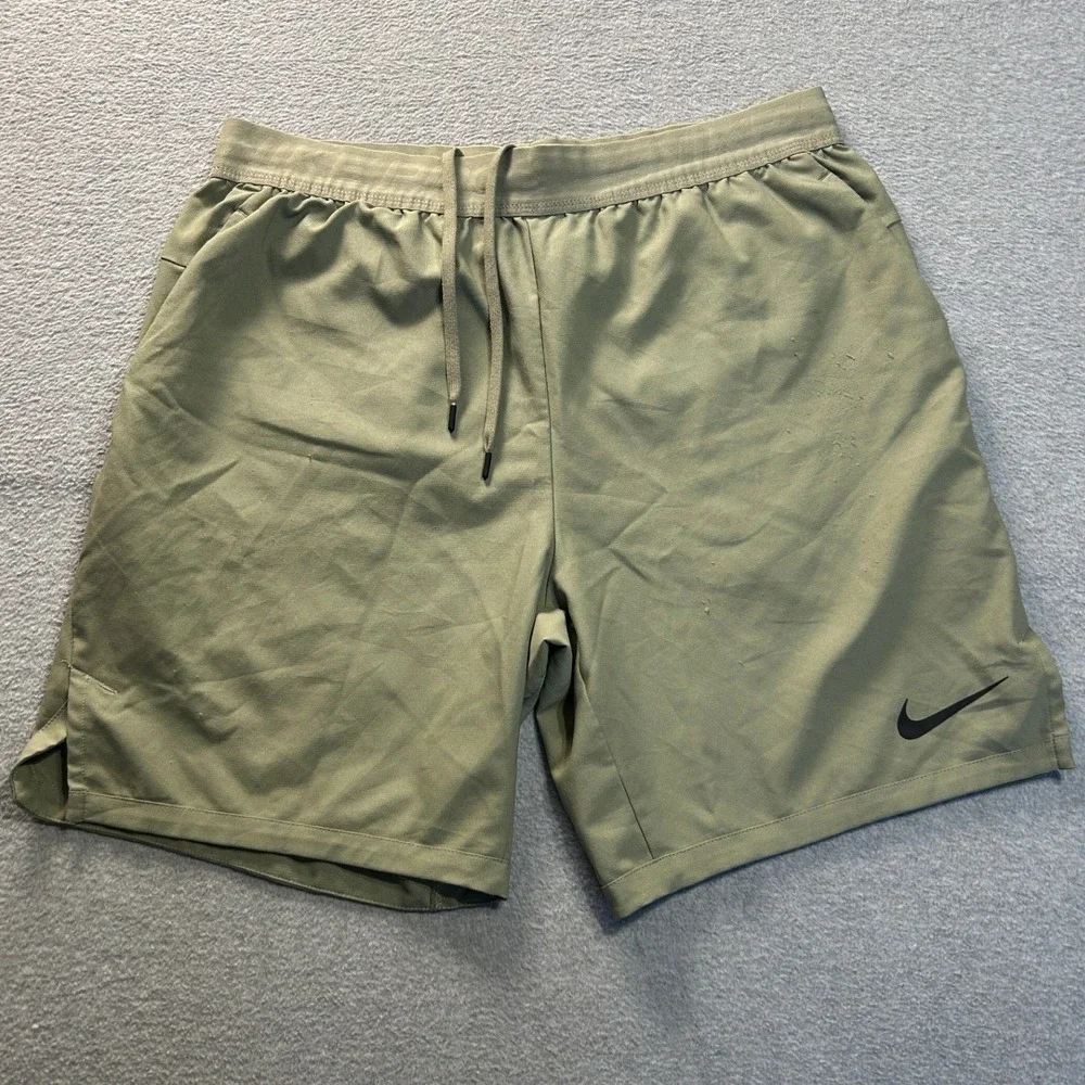 Nike Training Shorts Mens Large Olive Green Dri-FIT Standard Fit Athletic